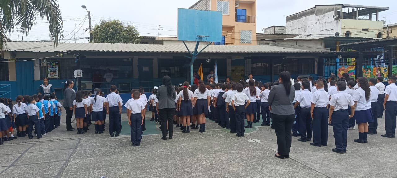Lunes Cívico - Comunidad educativa