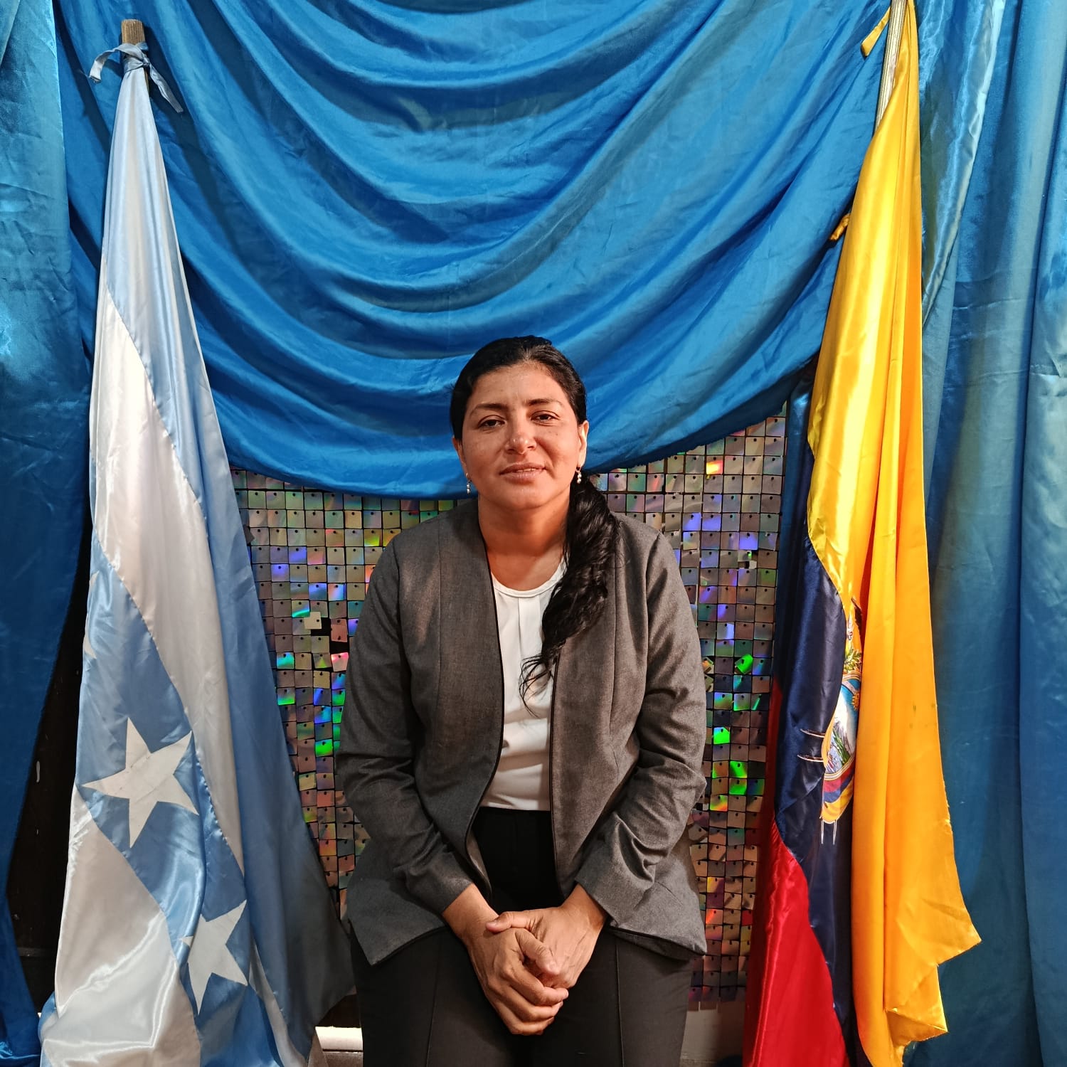 Kattya Navas, Tercero